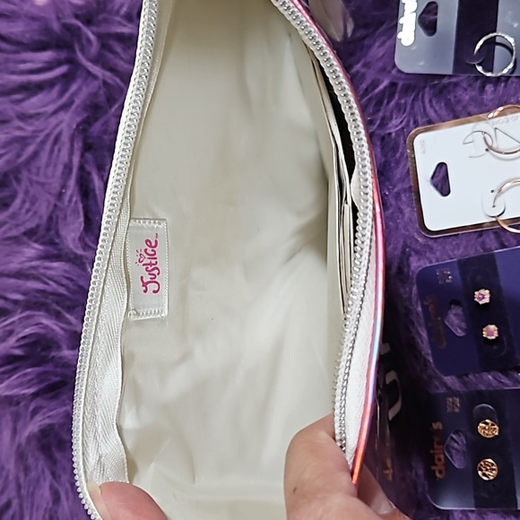 Justice Pink Makeup Bag with 2 scruchies, hair clips and 8 set Claire's earrings - Picture 4 of 9